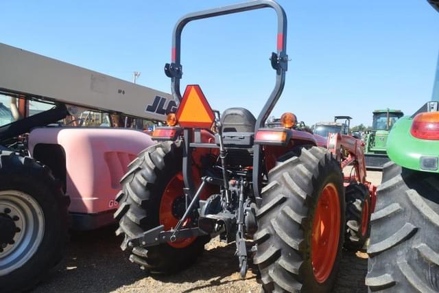 Image of Kubota MX5400 equipment image 2
