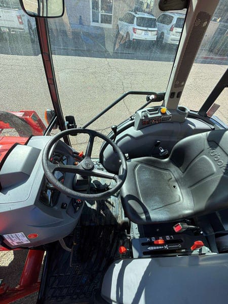 Kubota MX5400 Equipment Image0