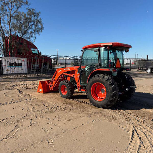 Image of Kubota MX5400 equipment image 4