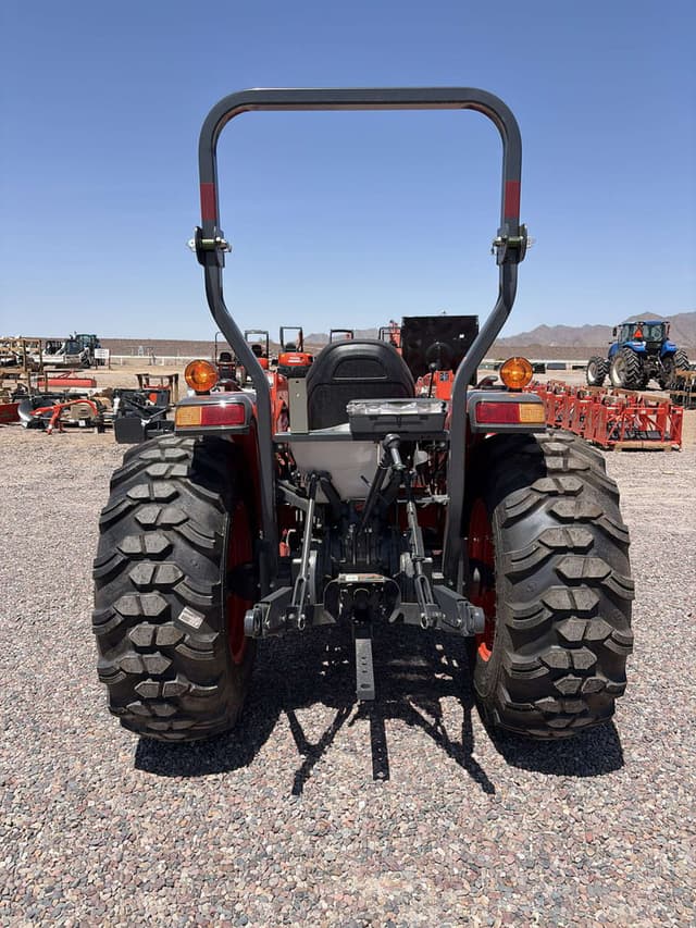 Image of Kubota MX5400 equipment image 4