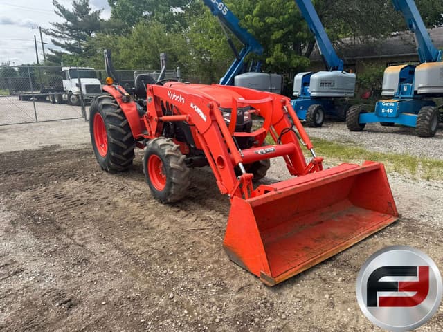 Image of Kubota MX5400 equipment image 2