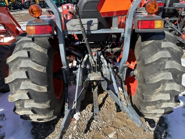 Image of Kubota MX5400 equipment image 4