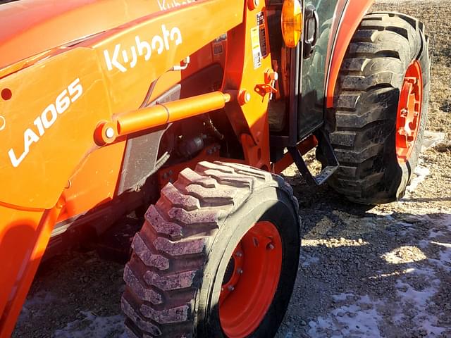 Image of Kubota MX5400 equipment image 2