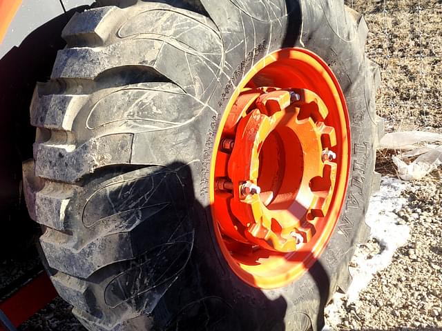 Image of Kubota MX5400 equipment image 4