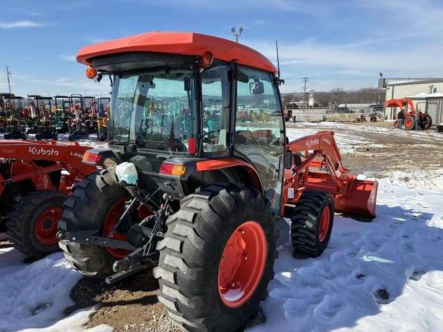 Image of Kubota MX5400 equipment image 2