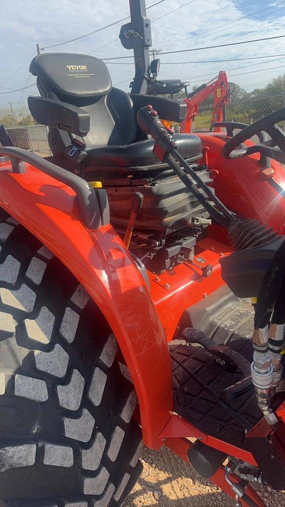 Image of Kubota MX5400 equipment image 2