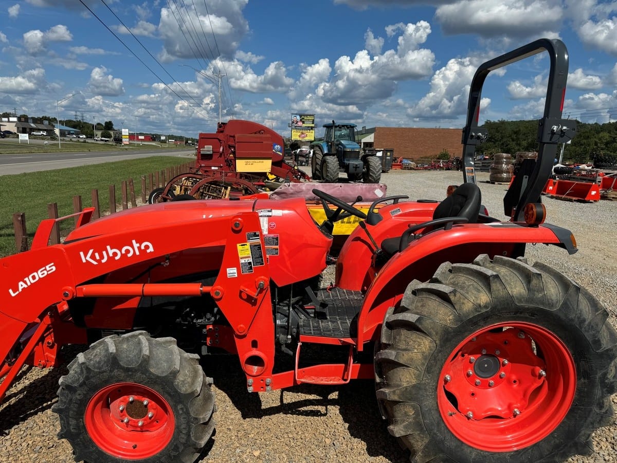 2021 Kubota MX5400DT Equipment Image0