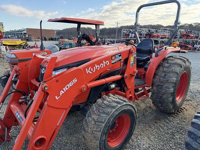 Image of Kubota MX5400 equipment image 3