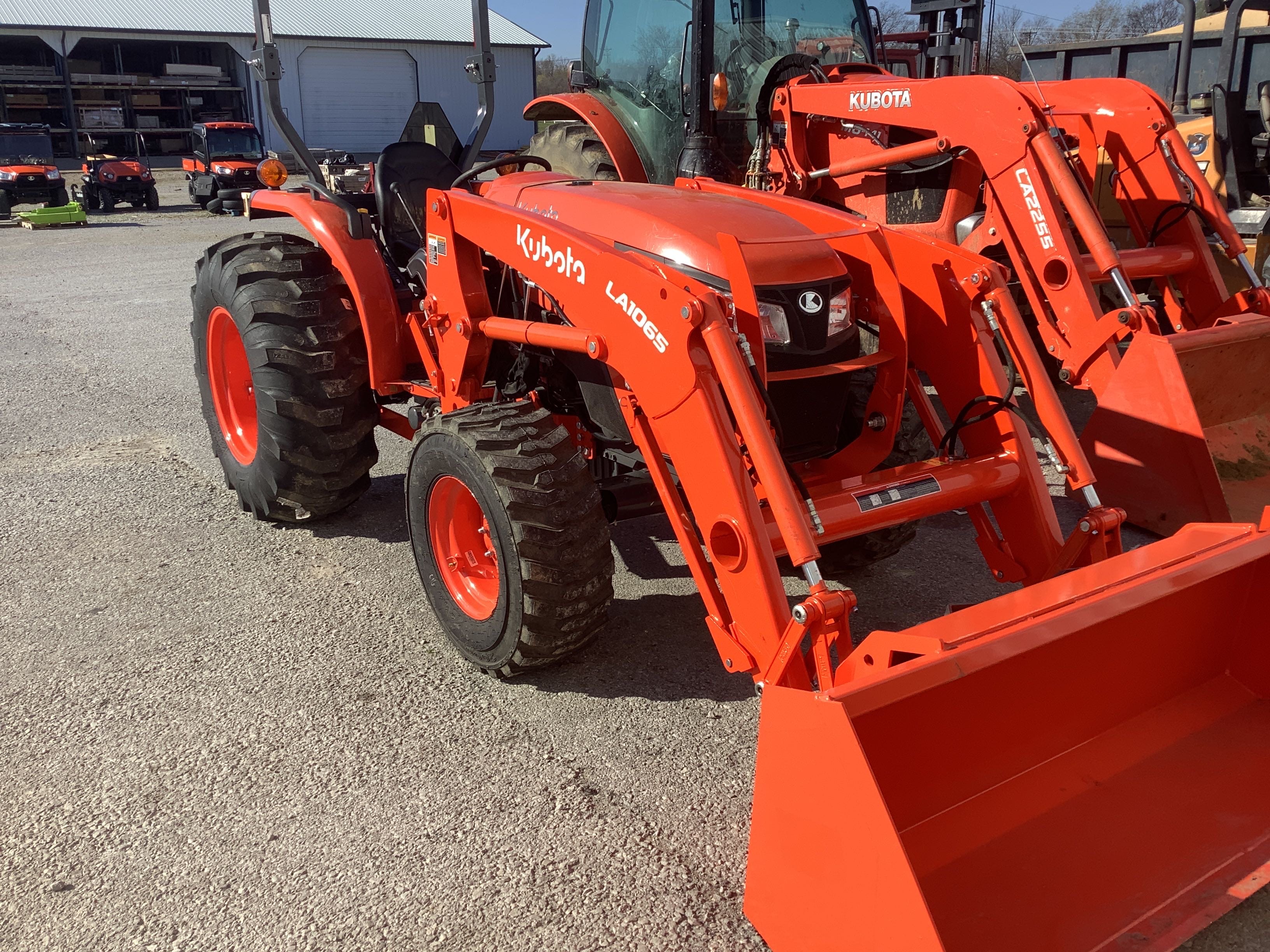 Main image Kubota MX5400