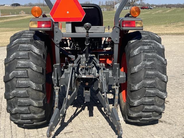 Image of Kubota MX5800 equipment image 4