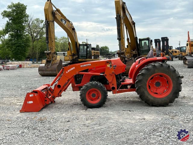 Image of Kubota MX5800 equipment image 1