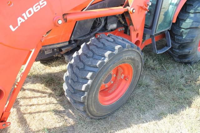 Image of Kubota MX6000 equipment image 2