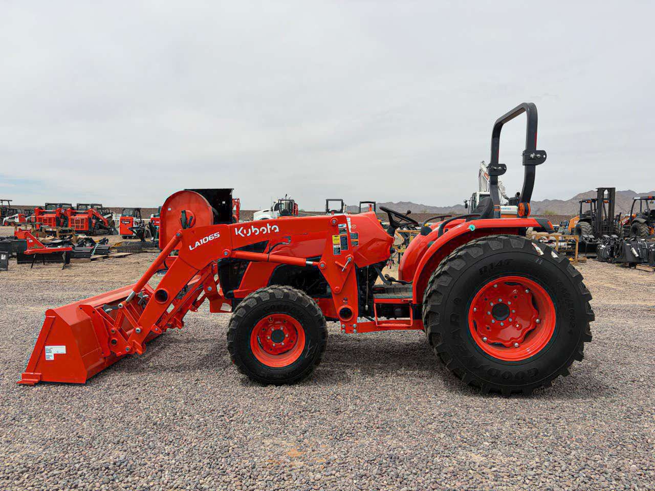 Kubota MX6000 Equipment Image0