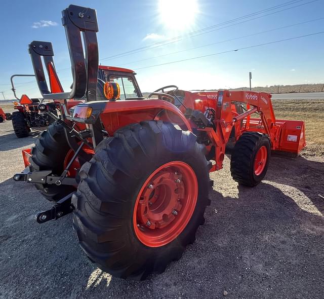 Image of Kubota MX6000 equipment image 3