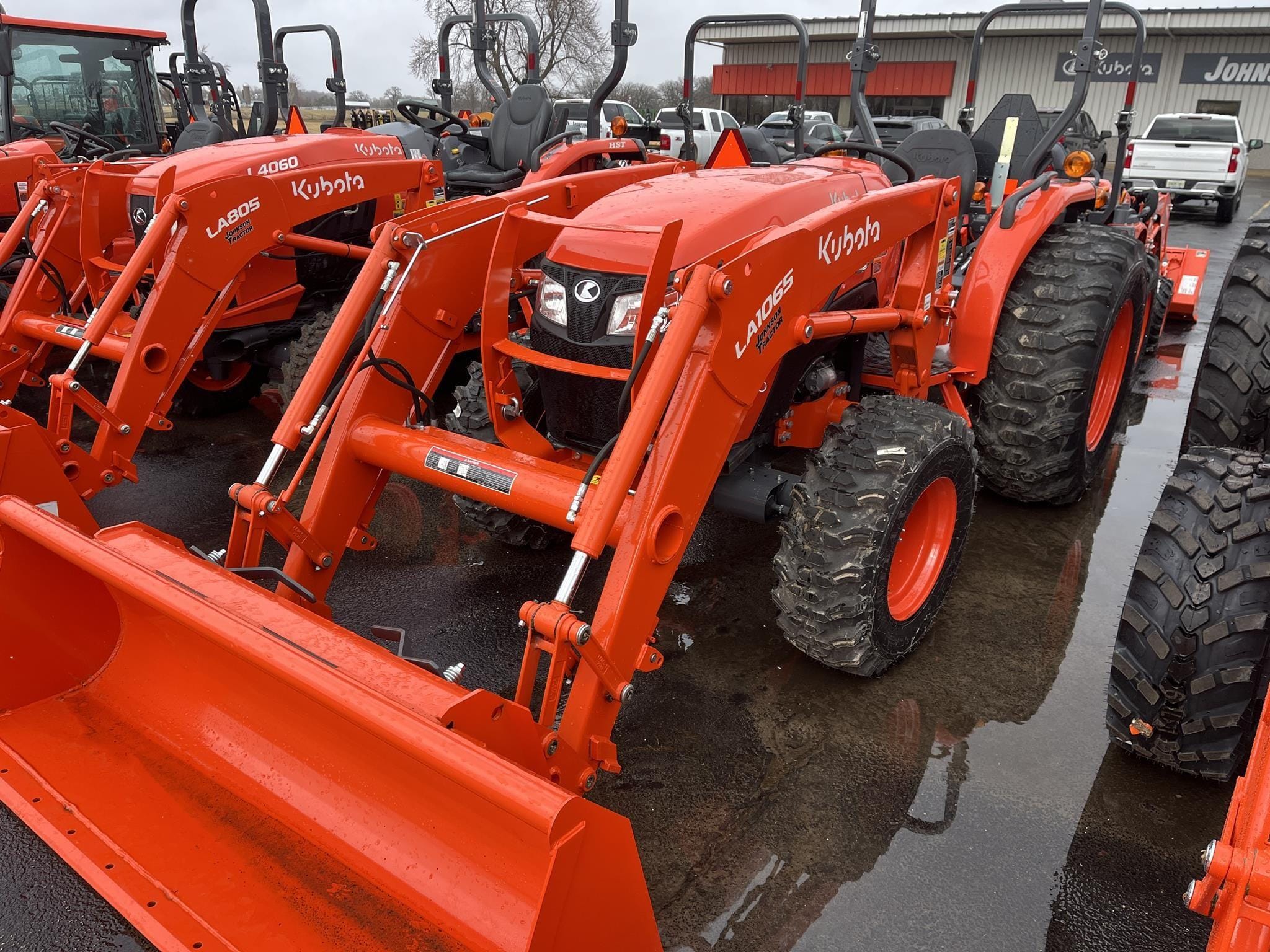 Main image Kubota MX6000HST