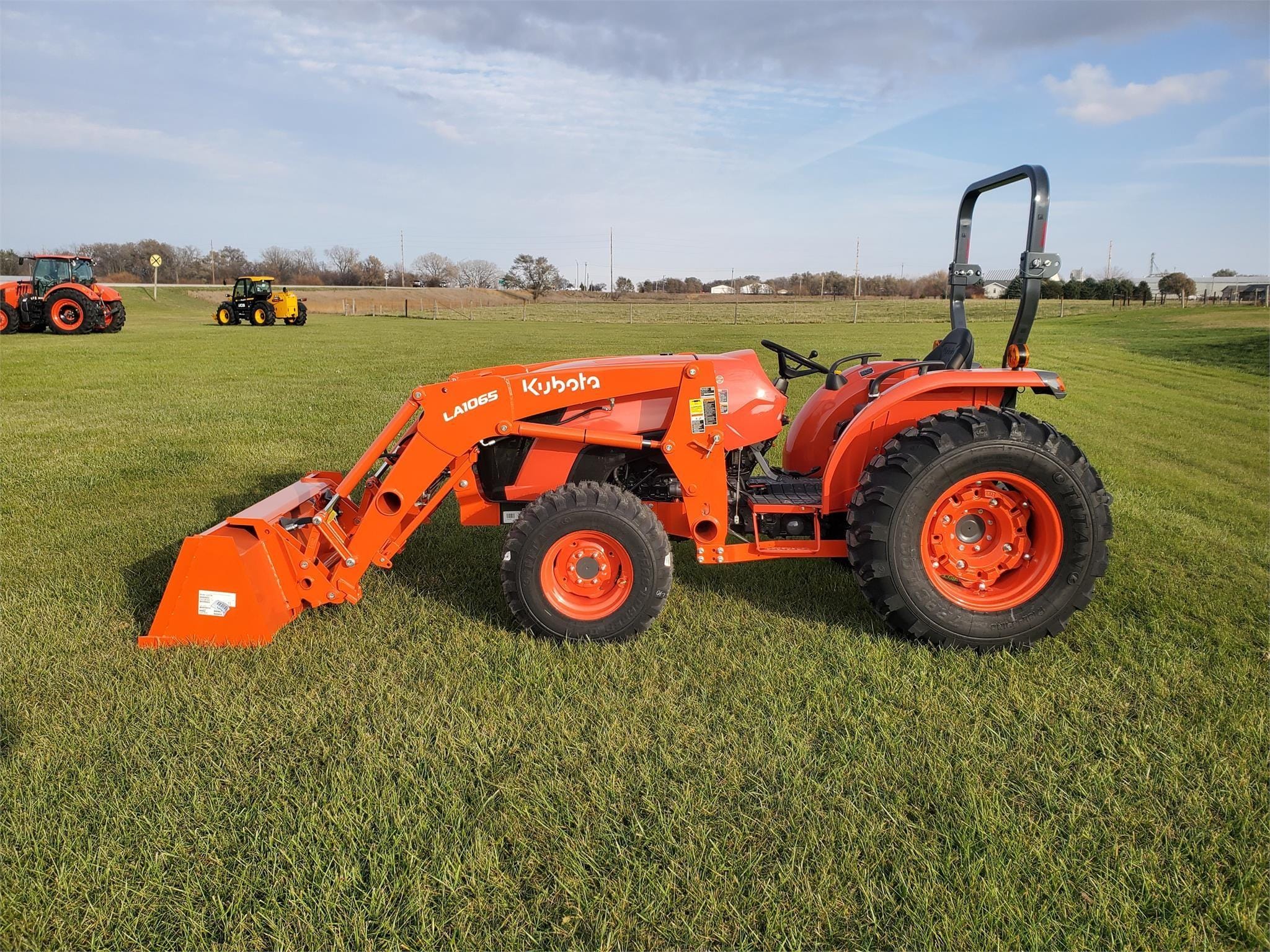 Kubota MX6000HST Equipment Image0