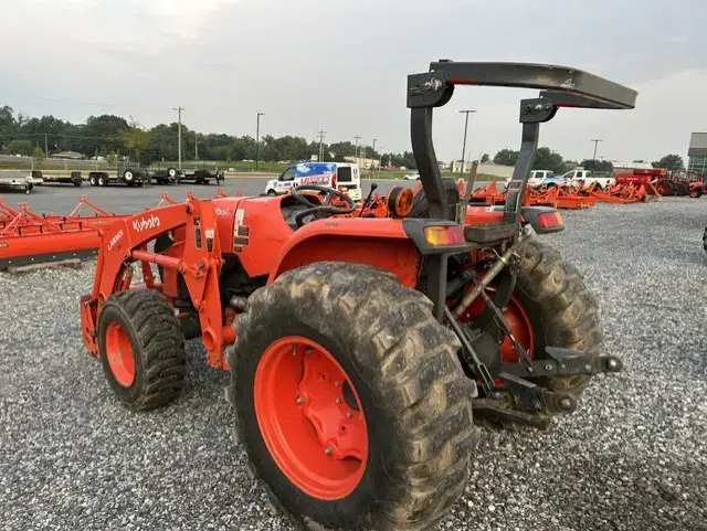 Image of Kubota MX6000HST equipment image 2
