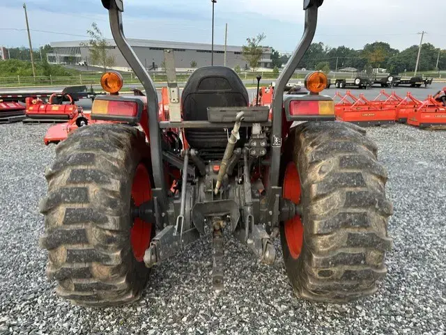 Image of Kubota MX6000HST equipment image 3