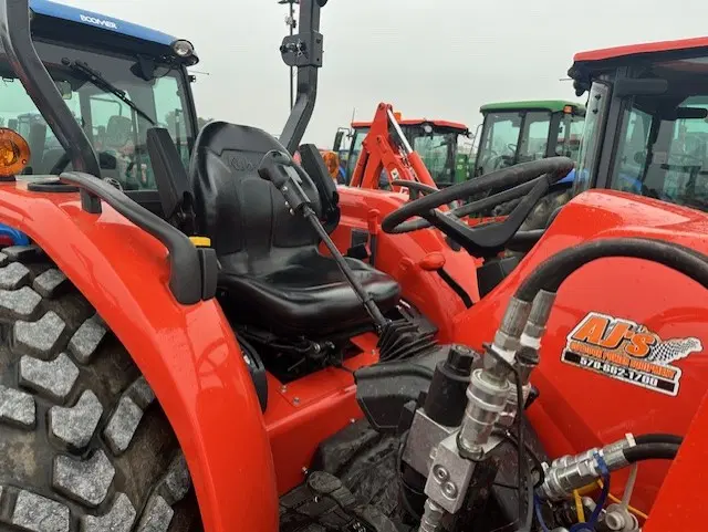 Image of Kubota MX6000HST equipment image 2