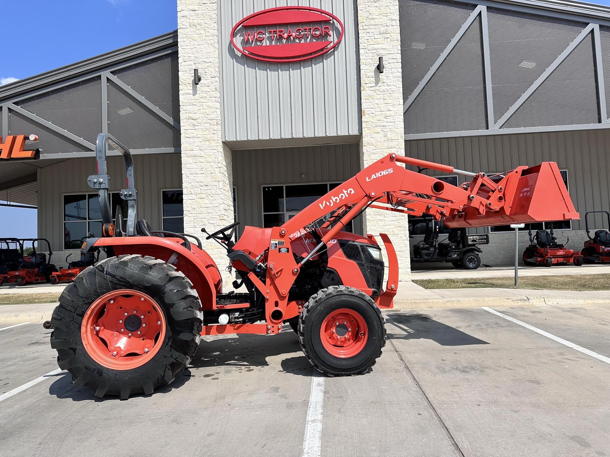 2022 Kubota MX6000HST Equipment Image0