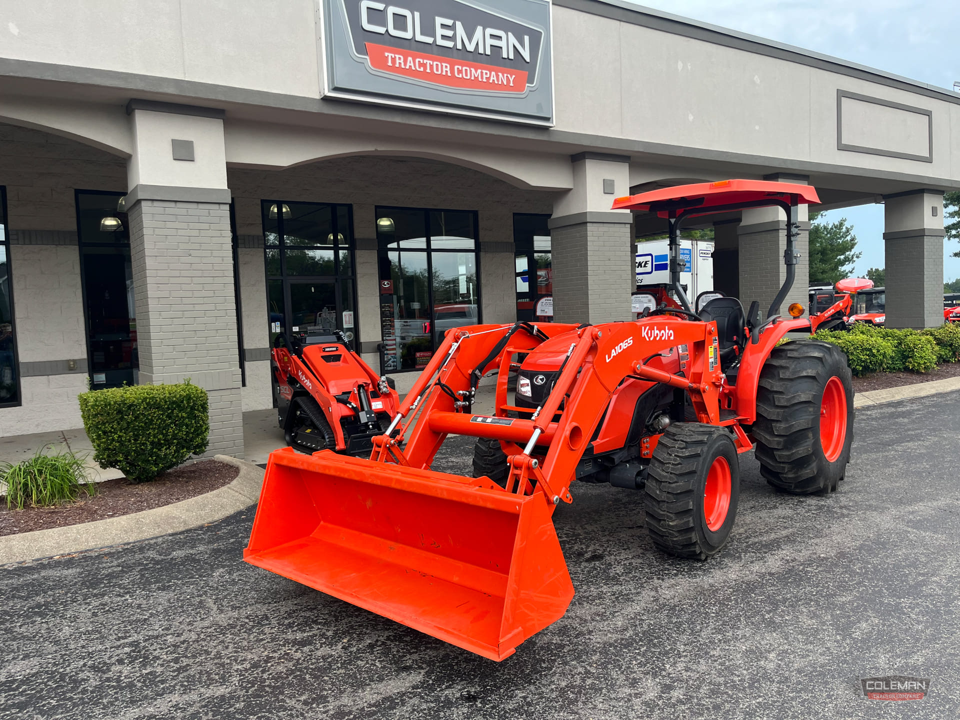 2023 Kubota MX6000HST Equipment Image0