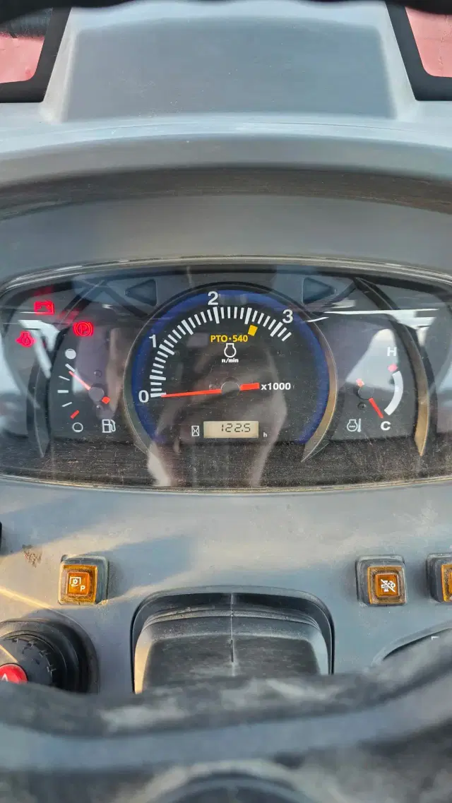 Image of Kubota MX6000HSTC equipment image 3