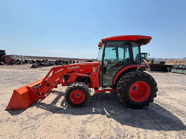 Image of Kubota MX6000HSTC equipment image 4