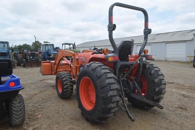 Image of Kubota 800 equipment image 1
