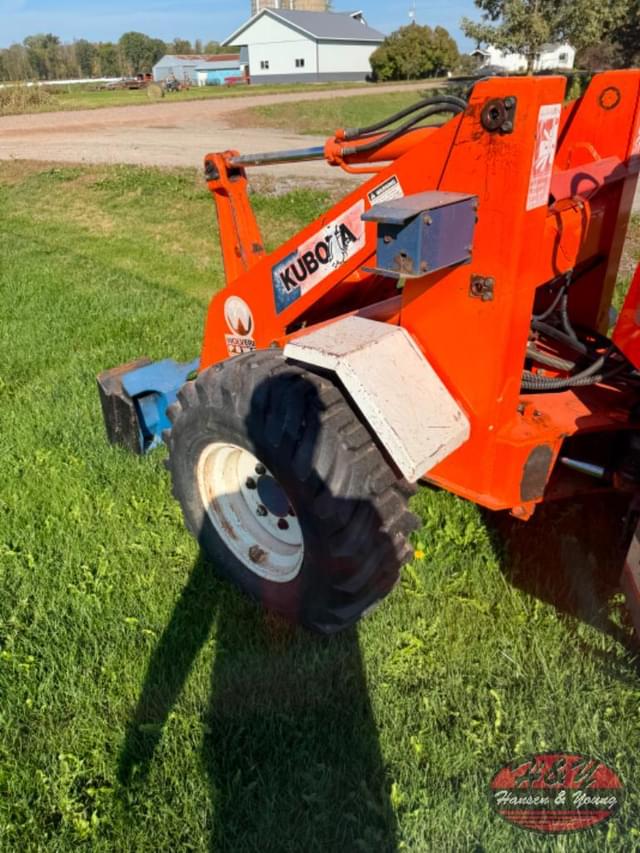 Image of Kubota R410 equipment image 3