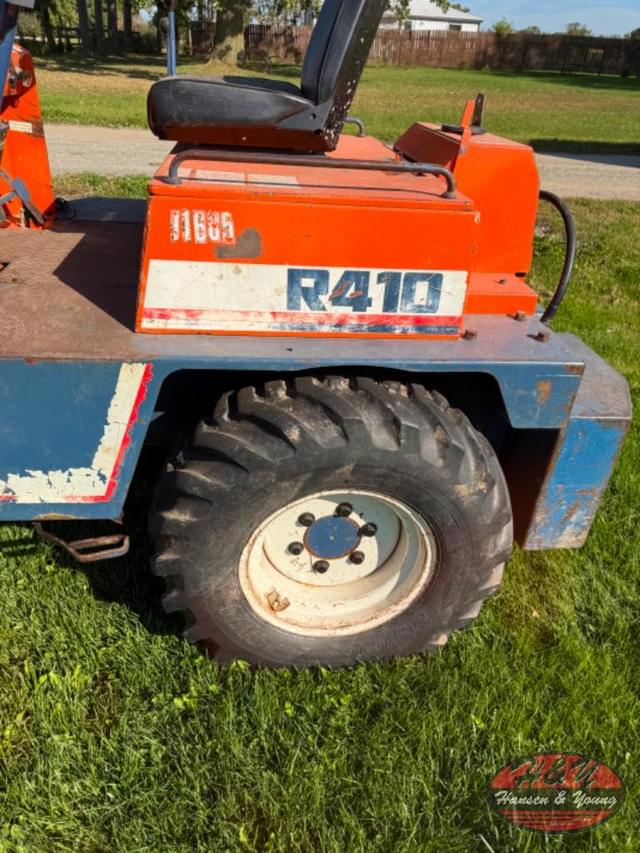 Image of Kubota R410 equipment image 2