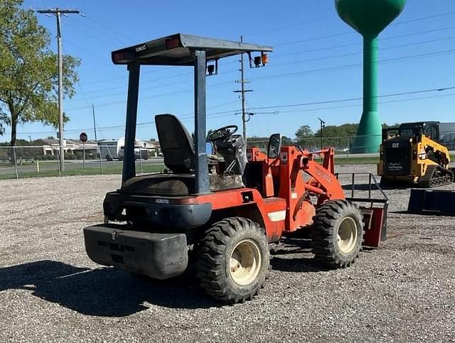 Image of Kubota R420 equipment image 4