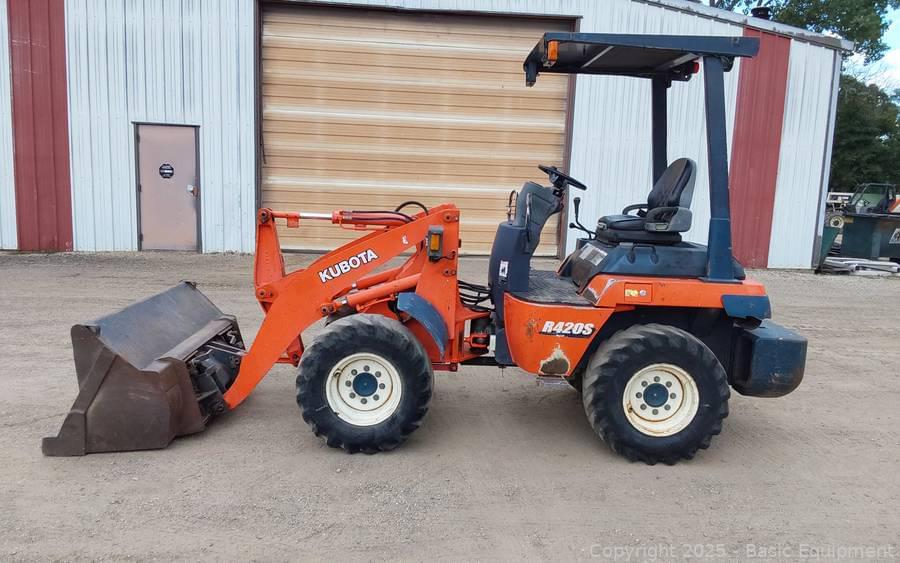 Image of Kubota R420S Primary Image
