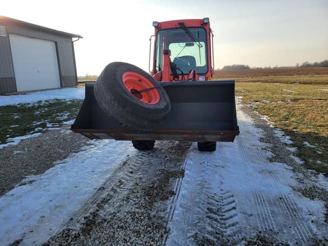 Image of Kubota R430 equipment image 2