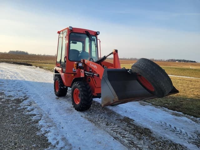 Image of Kubota R430 equipment image 4
