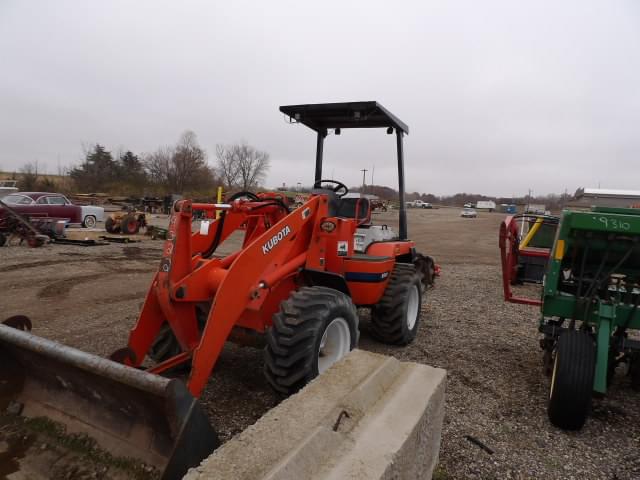 Image of Kubota R520 equipment image 2