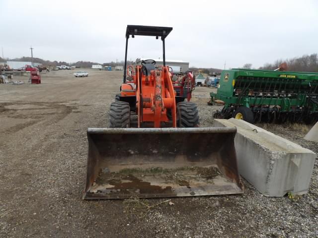 Image of Kubota R520 equipment image 1