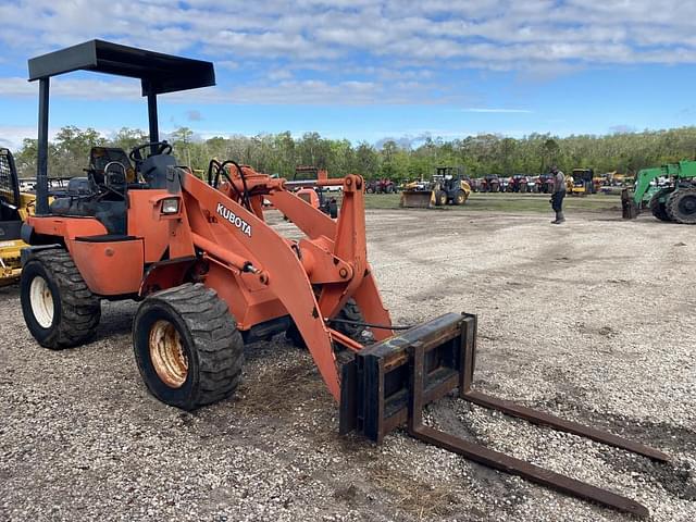 Image of Kubota R520 equipment image 3