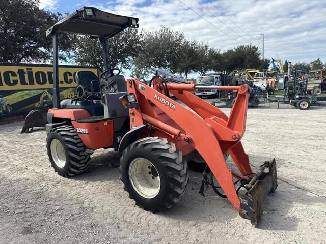 Image of Kubota R520S equipment image 3