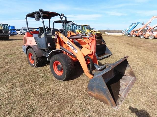 Image of Kubota R530 equipment image 2