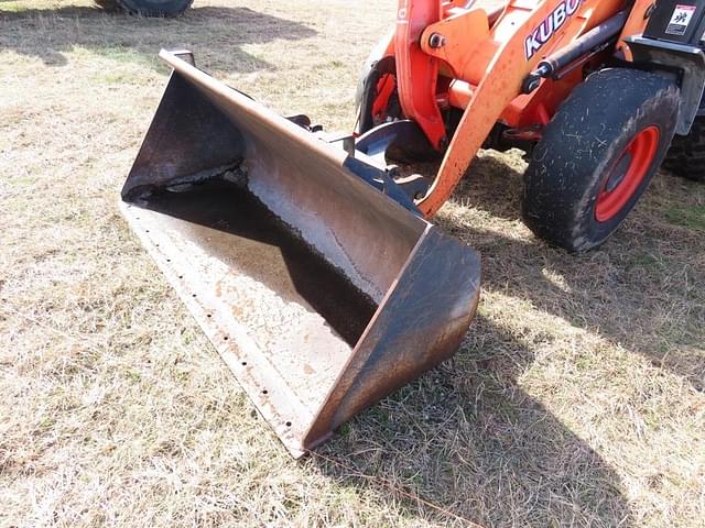 Image of Kubota R530 equipment image 1