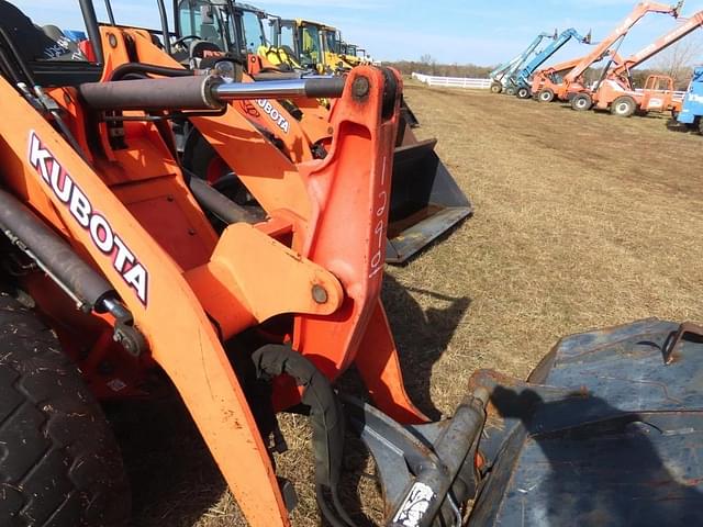 Image of Kubota R530 equipment image 3