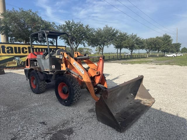 Image of Kubota R530 equipment image 4