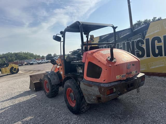 Image of Kubota R530 equipment image 1