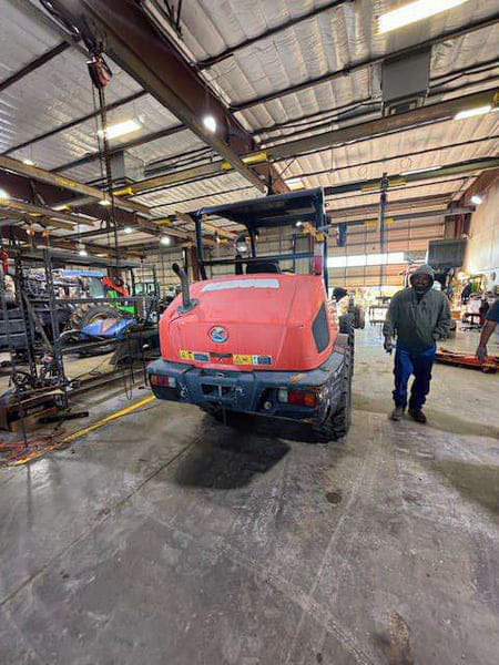 Kubota R530 Equipment Image0