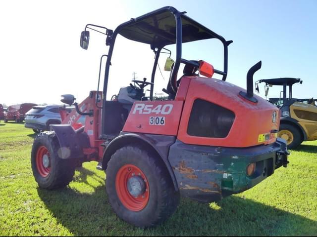 Image of Kubota R540 equipment image 3