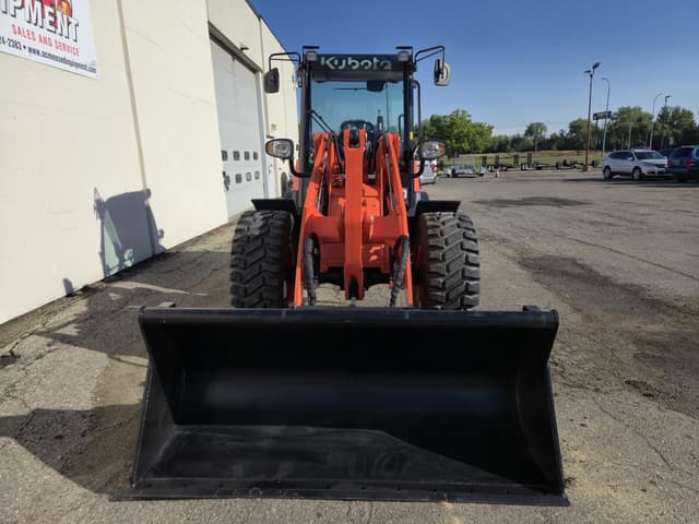 Image of Kubota R640 equipment image 1