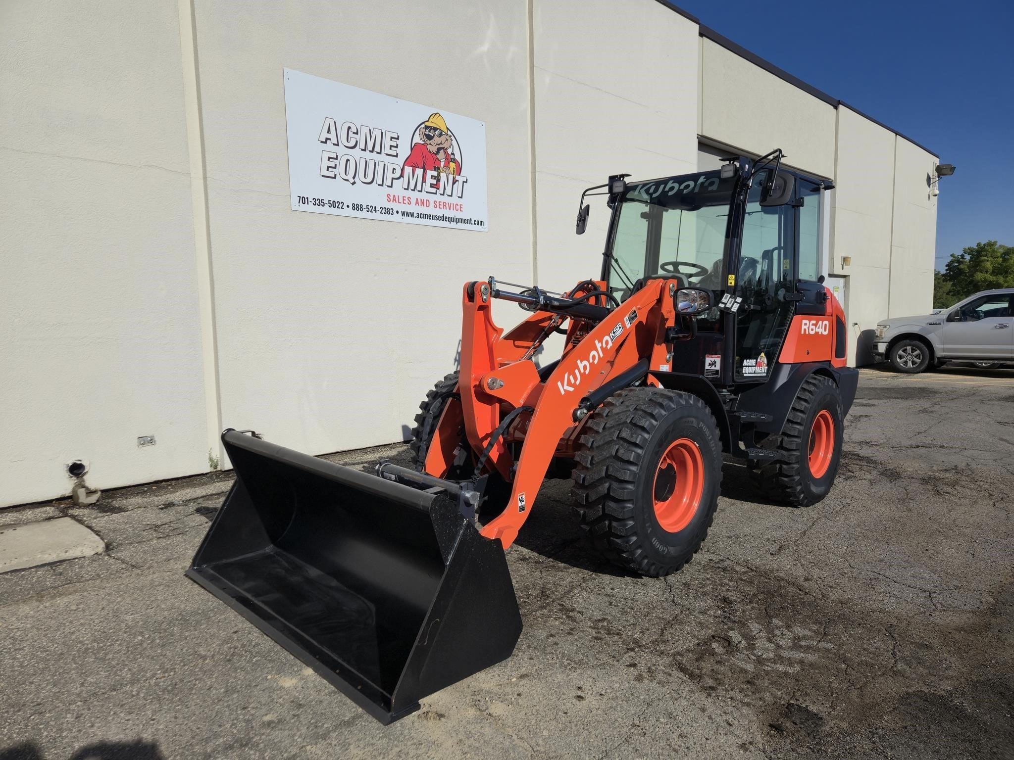 Kubota R640 Equipment Image0