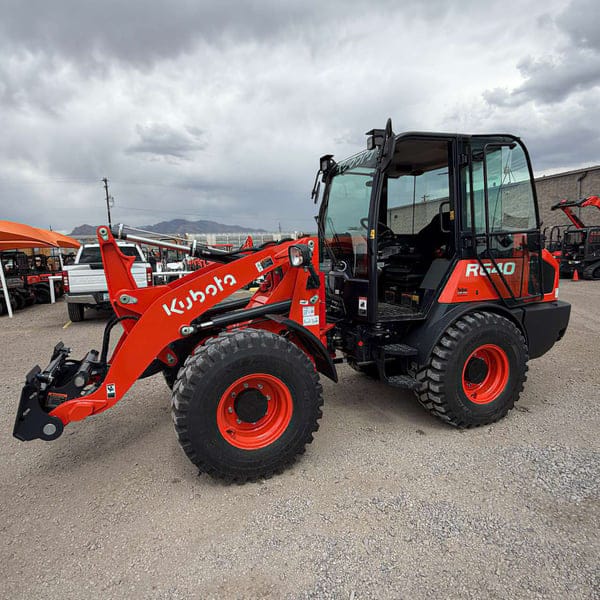 Kubota R640 Equipment Image0