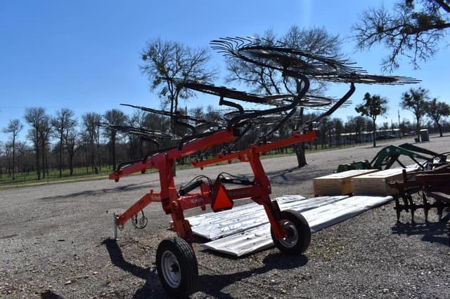 Image of Kubota RA108CR equipment image 2