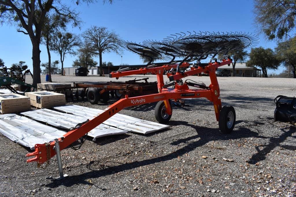 Kubota RA108CR Equipment Image0